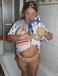 Kinky mama gets dirty with stuff from the kitchen